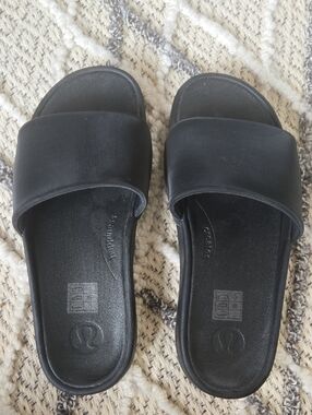 lululemon athletica Black Slide Sandals with Wide Strap